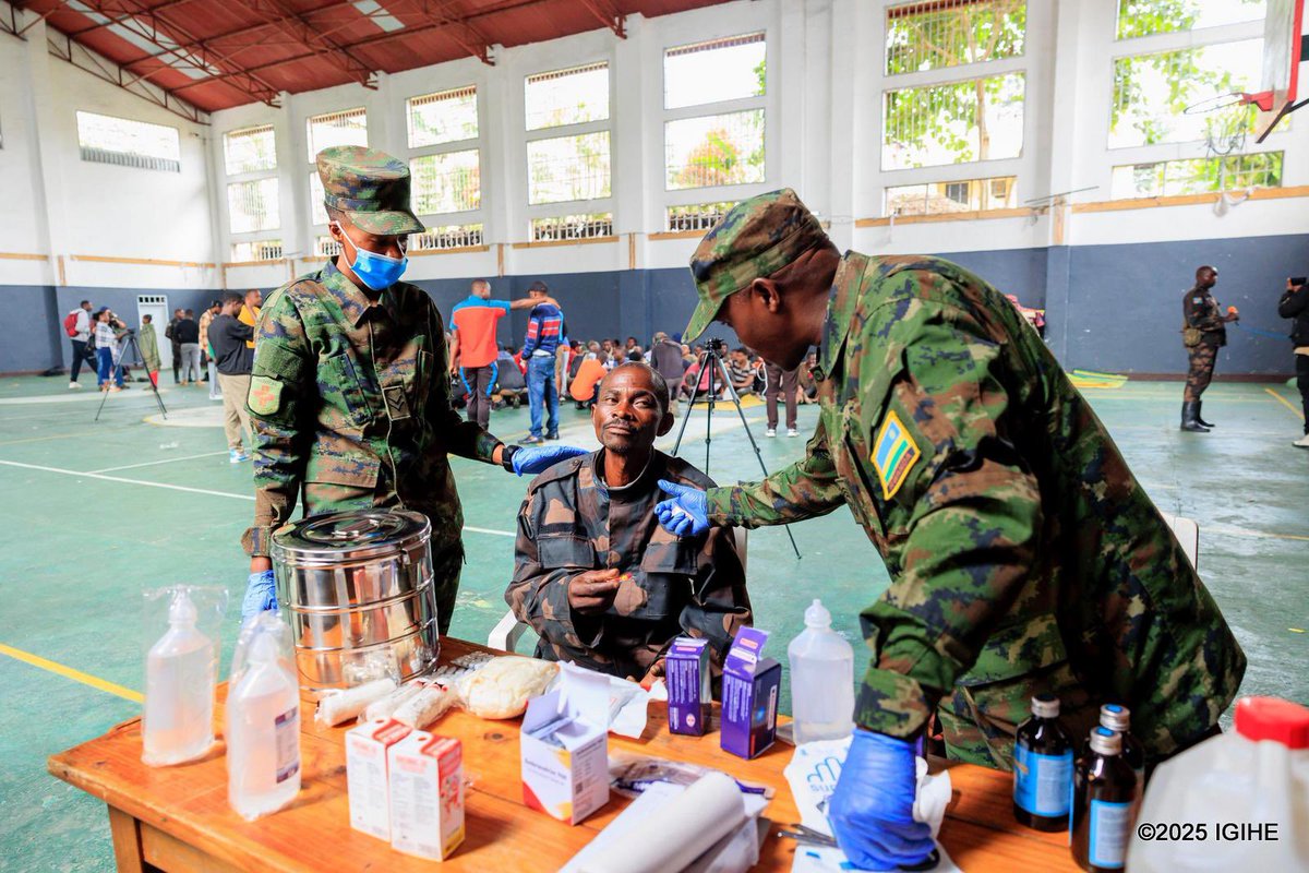 Western Media: Rwanda is fighting Congolese army in Congo

Rwanda Defense Force: Treating Congolese soldiers fleeing to Rwanda. 

PHOTO OF THE DAY!