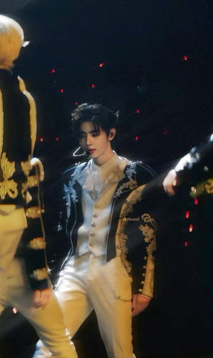 hoonsbbyy's tweet photo. this sunghoon is so majestic 😩✨ https://t.co/A3KwI4kaL9