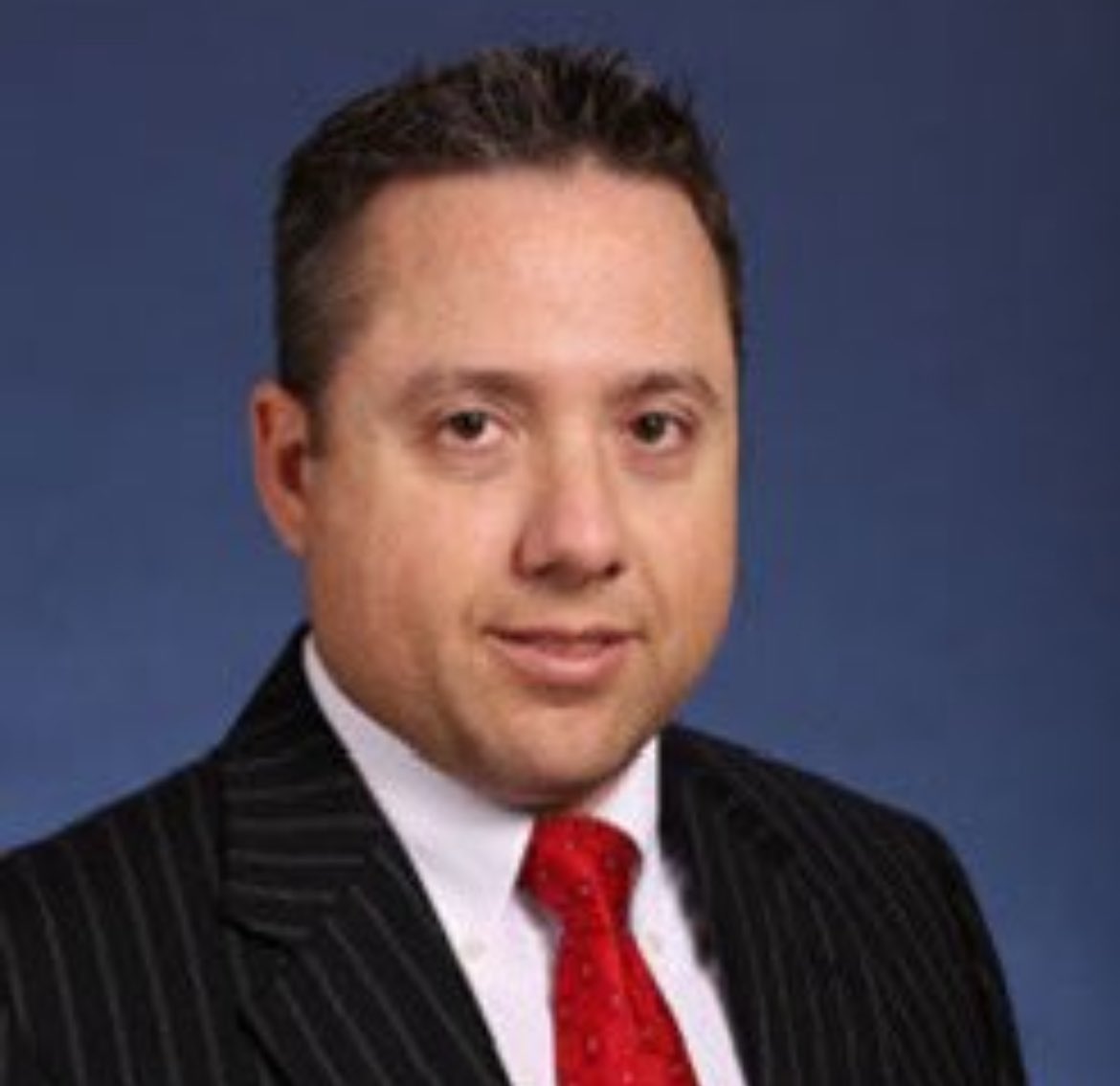 chariswrong's tweet image. man he must have his own issues. looking like a human gerbil can’t be easy