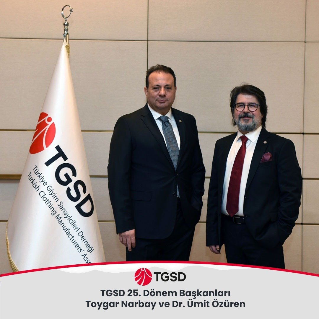tgsdofficial's tweet photo. Yeni dönemin, Başkanlarımız Toygar Narbay ve Dr. Ümit Özüren, Yönetim Kurulu Üyelerimiz, derneğimiz, üyelerimiz, sektörümüz ve ülkemiz için hayırlı ve uğurlu olmasını diliyoruz.

#tgsdofficial #hazırgiyim #tekstil https://t.co/Bi7NFkTLGv
