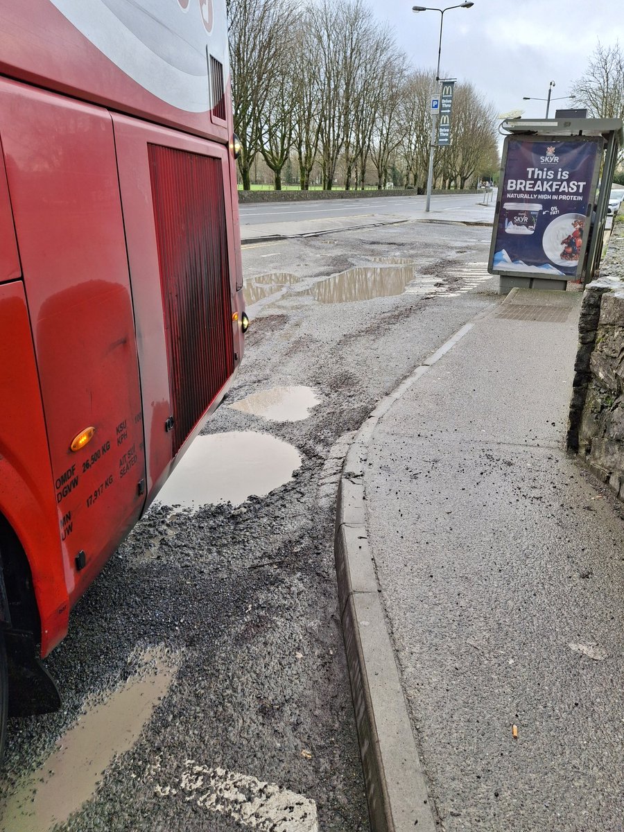 odonnell_conor's tweet photo. @Corkcoco @Buseireann This is mallow town park bus stop,it's just a mass of pot holes, a bit of tarmac would do the job perfect. https://t.co/lbAaKrldQe