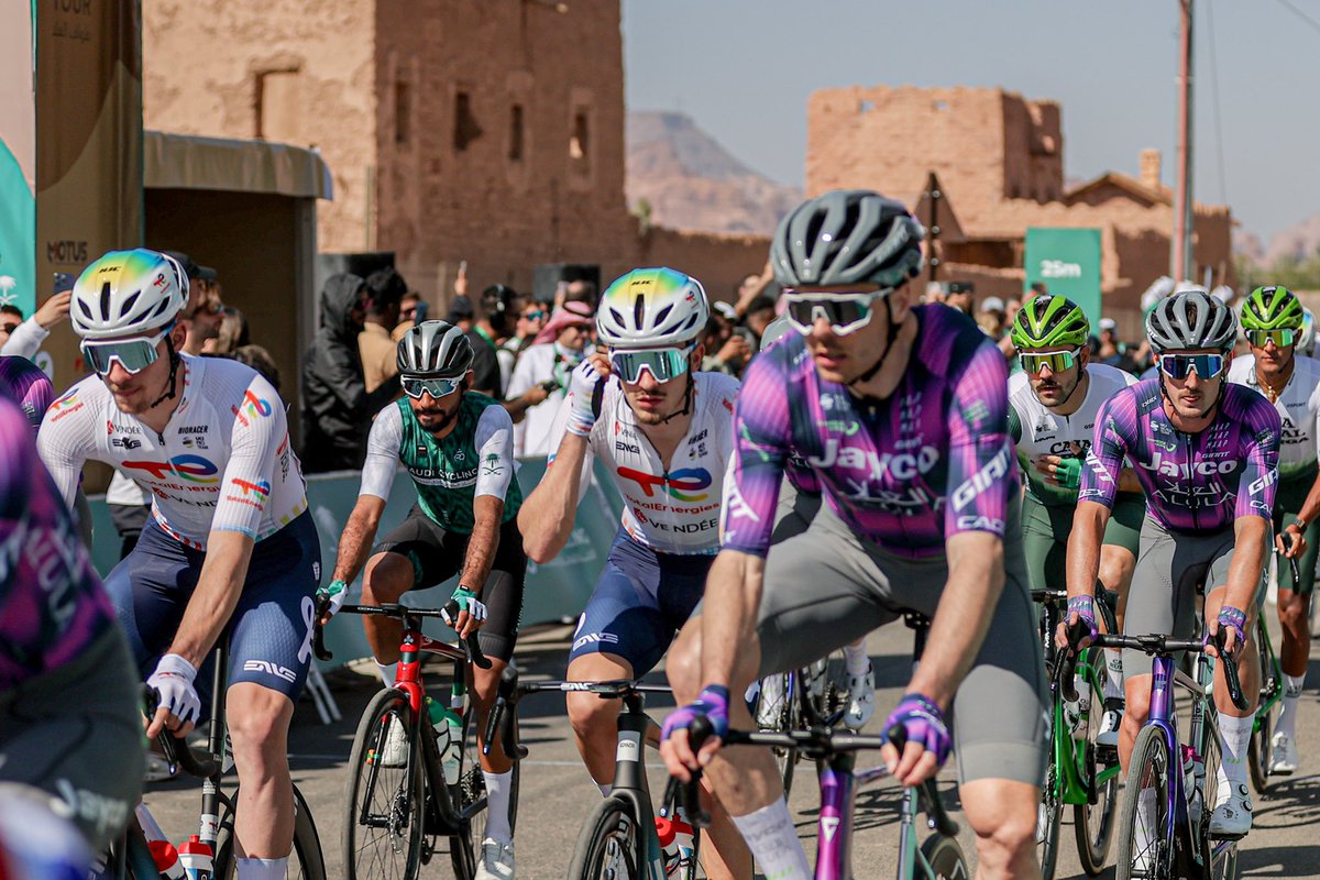 Saudi_Cycling's tweet photo. منتخبنــا 🇸🇦
يتنافس مع الأبطـال في أولى مراحل #طواف_العلا 2025 🤩

#طواف_العلا | #الرحلة_تستمر https://t.co/48Qgc1WfJT