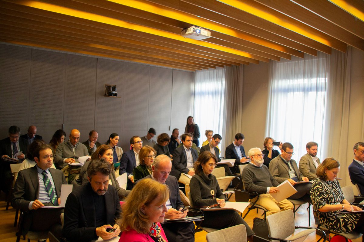 ¡La cuenta atrás ha comenzado! ⏳ Hoy hemos celebrado la primera reunión del comité organizador de esta 8ª edición de SICMA, ¡muchas gracias a tod@s por vuestra colaboración! 😊

#SICMA25 #SemanaDeLaIngeniería