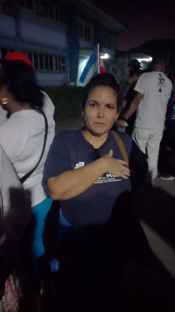 YunisleidysEst1's tweet photo. Martí vive en el corazón de todos los cubanos. Marcha de las antorchas #EmcomedIsla
#SentirPinero 
#IslaDeLaJuventud https://t.co/SP4sPPAlxB