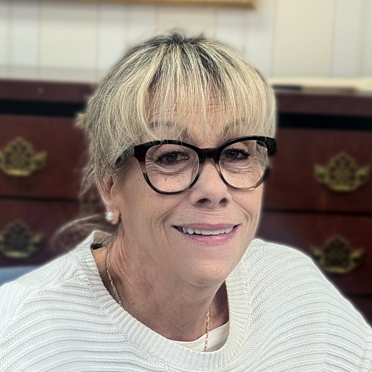 Meet the newest, "Friendly Face."  Friendly Federal Credit Union is pleased to announce that Rene Lobig has joined the team of Friendly customer service representatives at the lobby teller windows in Aliquippa.  Stop by and say hi to Rene today!