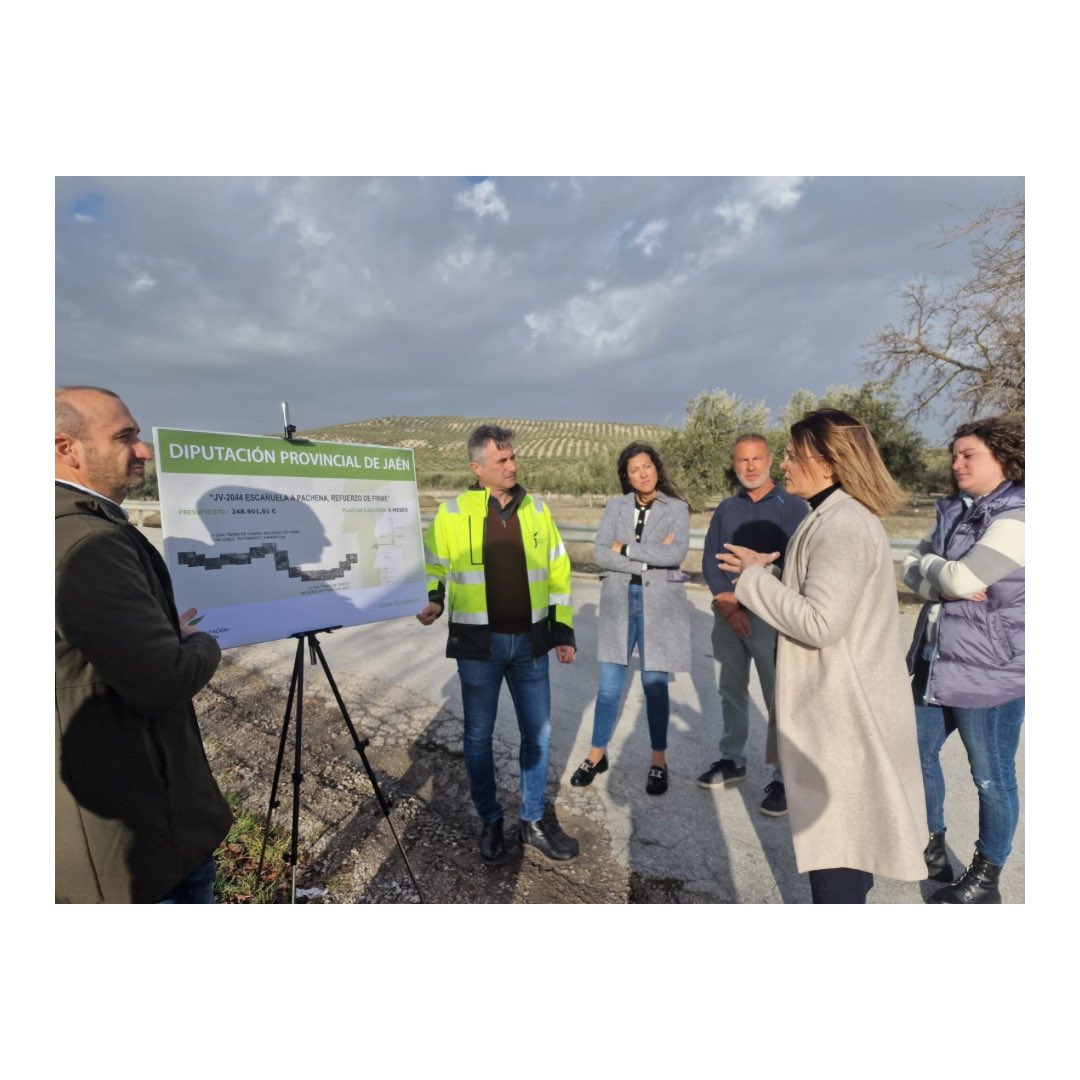 dipujaen's tweet photo. 🛣️ Diputación mejorará la vía de interés agrario que une #Escañuela con #Pachena con una inversión de 249.000€
🗣️ El diputado de Infraestructuras Municipales @jose_luis_agea presenta el proyecto de refuerzo del firme y la mejora del drenaje en 5km
🔗 https://t.co/0qb81xx0af https://t.co/nAjAhpFmUo