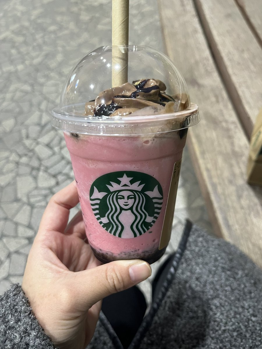 お誕生日にチケットもらったのですたばー

フードのチケットも貰ったから紅茶のスコーンと一緒に(*˘͈ ˘͈ ∩♥️∩ ｲﾀﾀﾞｷﾏｼﾀ*ෆ

もぅ1枚も近々いこーっと⸜(*˙꒳˙*)⸝ｱﾘｶﾞﾄｰ