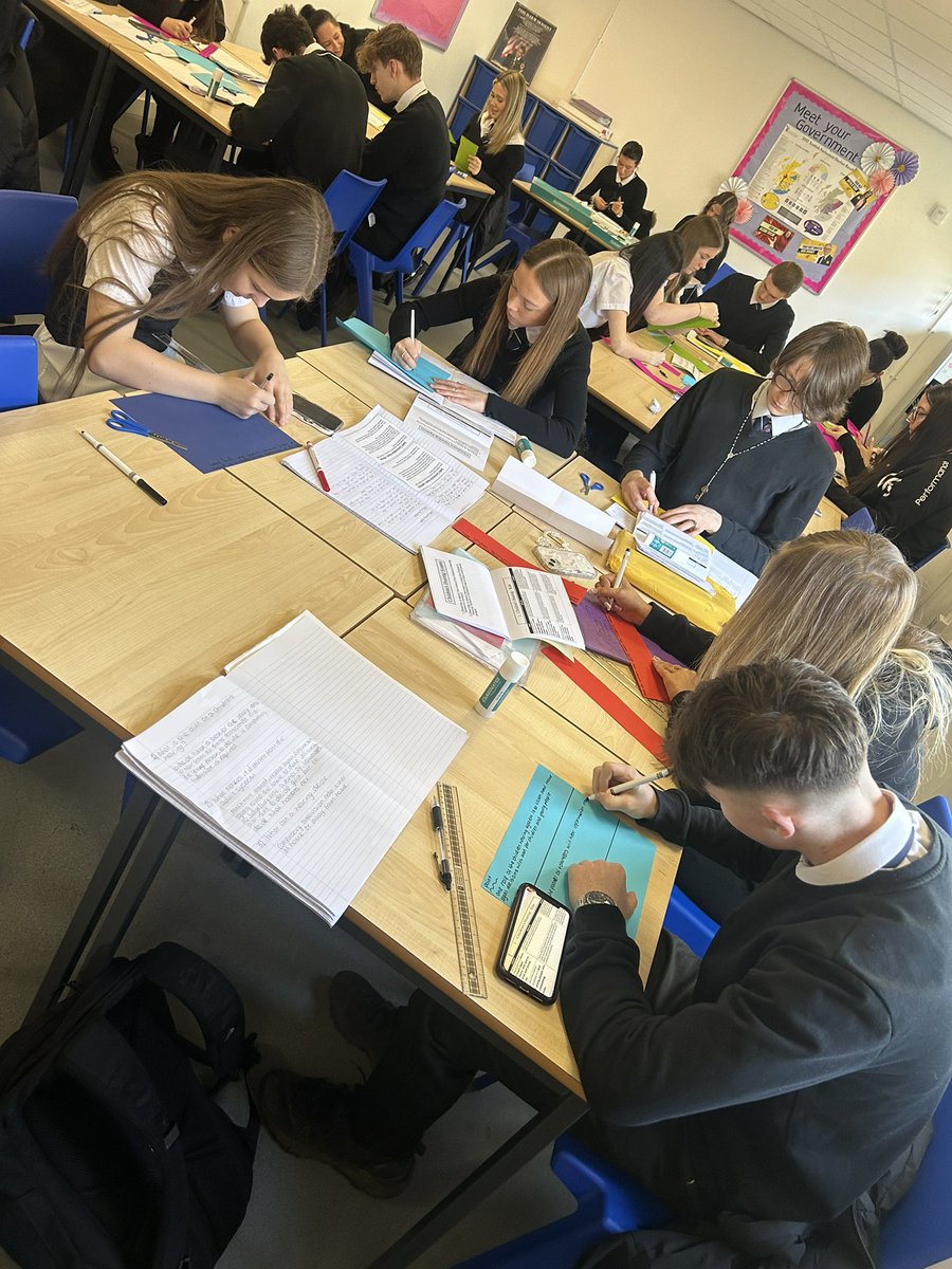 pmhshumanities's tweet photo. N5 Modern Studies pupils are teaming up to create PEE chains on the children's hearing system! 📚⛓️#Revision #ModernStudies #Education #Teamwork https://t.co/ASLya4HbUr