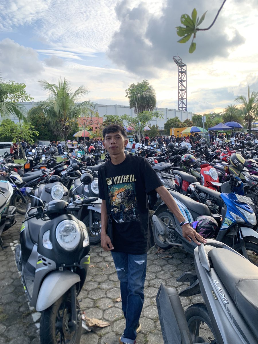 Irfnsyptr_'s tweet photo. Ubur ubur ikan lele,nonton bal malah kalah Lee https://t.co/nMr4D5VQW8