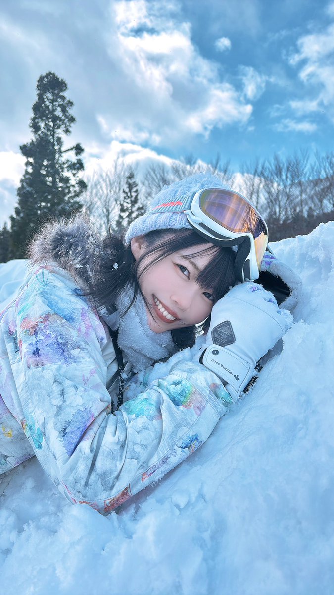 ぜんぶ雪のせいだ。 スノボ大好きすぎる～🥹 冬の待ち受けサイズだよ☃❄