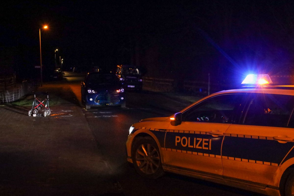 Fotoflo112's tweet photo. 89-Jährige Fußgängern stirbt nach Kollision mit PKW. #Montagabend kollidierte in Esperke #Regionhannover eine 82-Jährige Citroënfahrerin mit einer 89-Jährigen Fußgängerin die später an Folgen des #Unfall im #Krankenhaus verstarb. https://t.co/ewx0rYGC4N