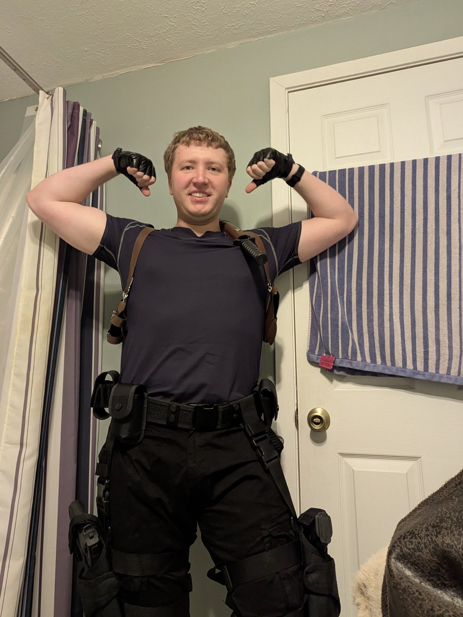 EvanKazooCovers's tweet image. Awkward bathroom poses but I'll be Leon S. Kennedy at #katsucon2025 in a couple weeks!

Let's FUCKING GOOOO I can't wait!