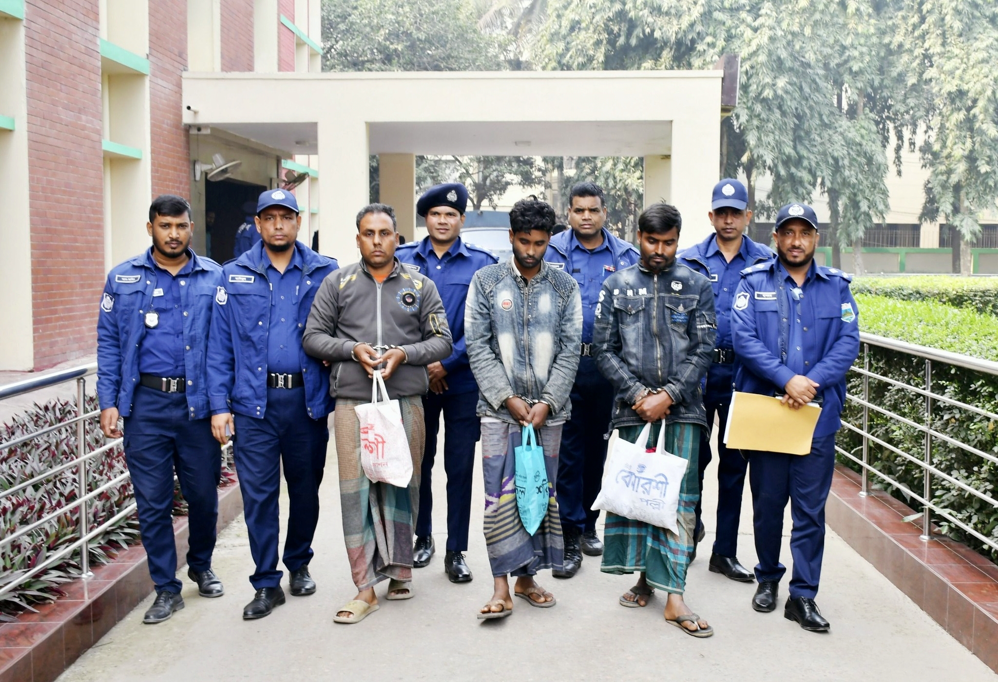 হত্যার পর দাফন-কাফনে সহযোগিতা করেও শেষ রক্ষা হলো না
