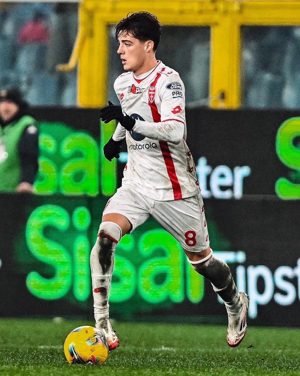 ACMonza's tweet photo. First in ⚪️🔴⚽️
#GenoaMonza #Urbanski #Lekovic https://t.co/iWDxeSXTqS