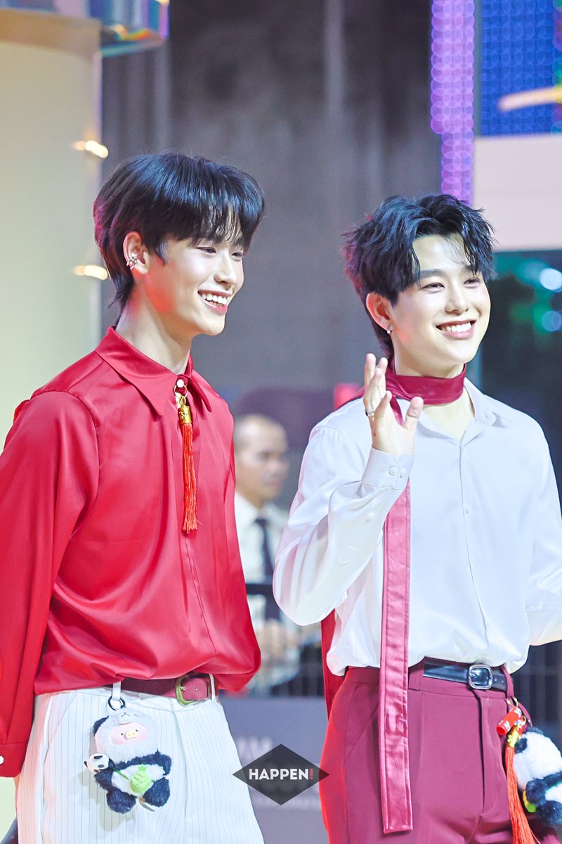 HappenNewsTH's tweet photo. กฤษฎิ์ - ภพ ร่วมฉลองตรุษจีนไปกับ Siam Center : A Prosperous Chinese New Year 2025 - A Celebration of  Luck &amp; Love  

#SiamCenterCNY2025
#FriendofSiamCenter
#FridayCollege #tia51 #กฤษฎิ์ภพ 
#lovesick2024 #krmjtc #KRITngamtanakijja #ppophs https://t.co/yHmFHewKzH