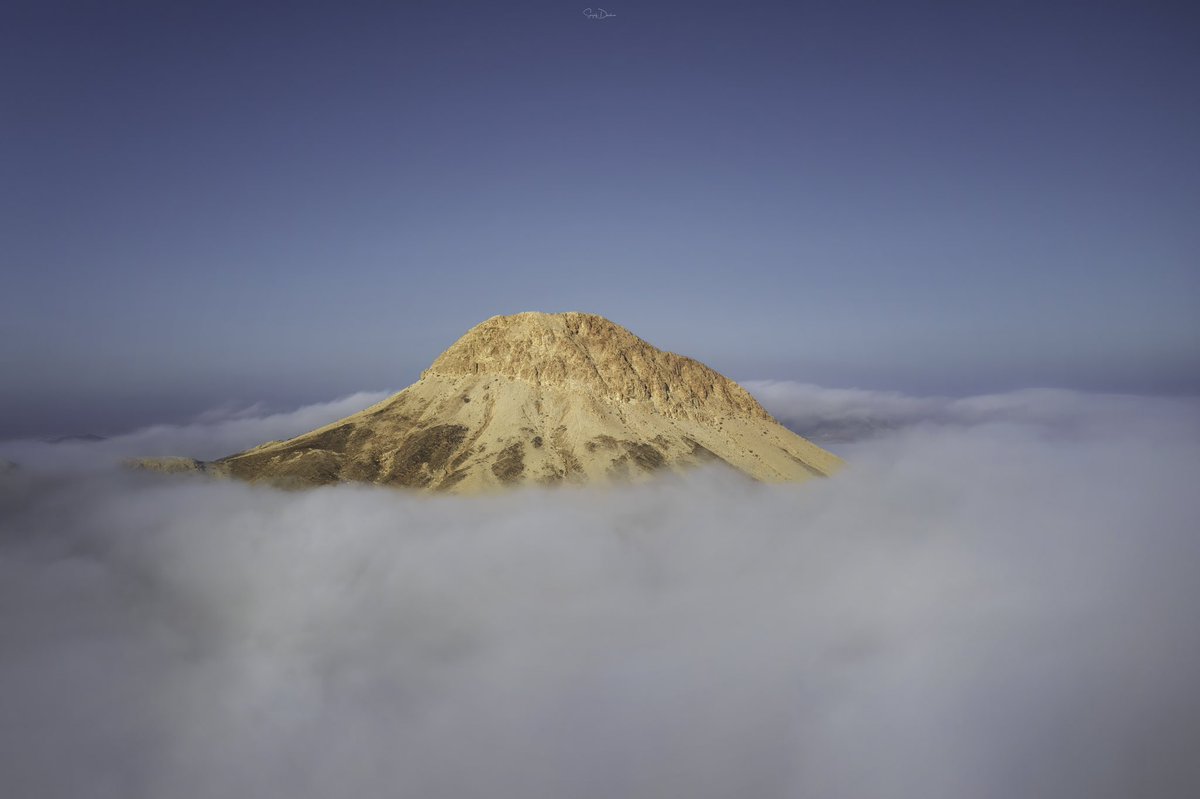 sayafdashen's tweet image. جبل #الصايرة_البيضاء في #بيشة يتلحف بالضباب