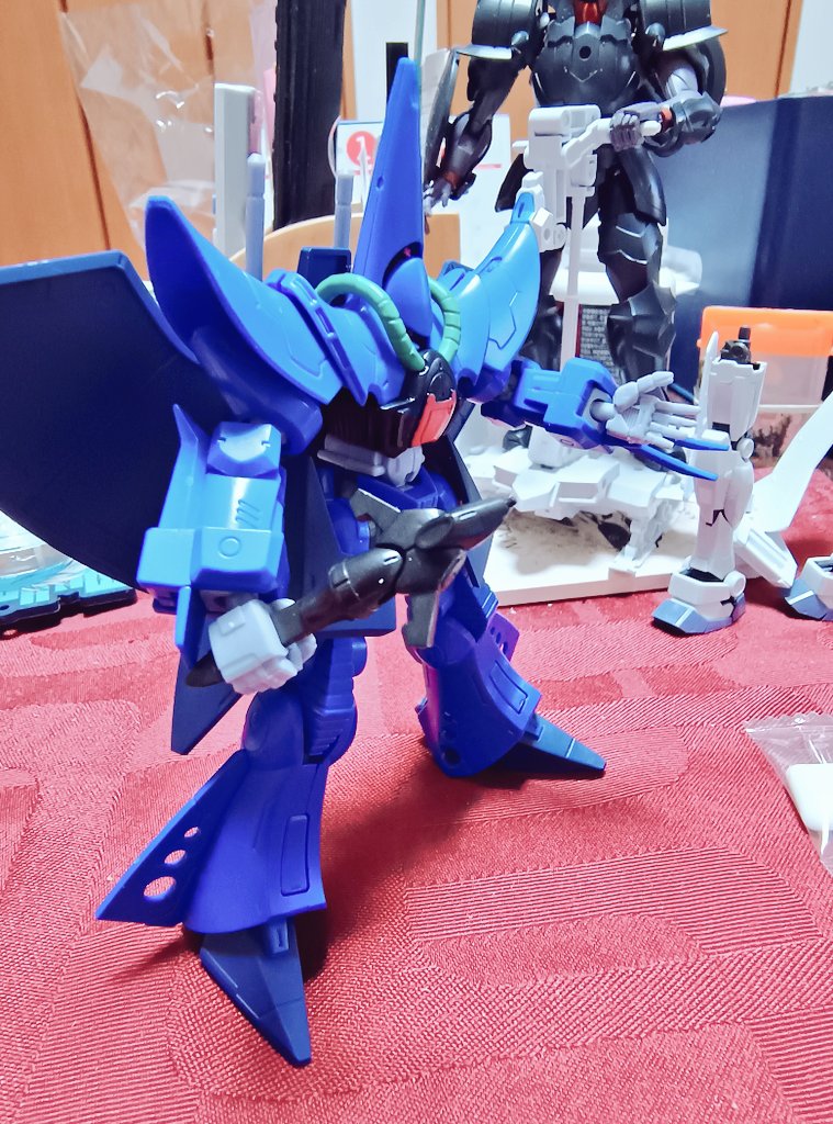 karupapa's tweet photo. やばし
当時の旧キットには無いウミヘビ、更にリード線も付いてる！
モノアイは上下共に動く…
もちろんクローも展開っ!!
コレは神食玩でわ？？
#ハンブラビ
#gframefa07
#rx139
#zガンダム
#食玩 https://t.co/eN7rDgEC6j