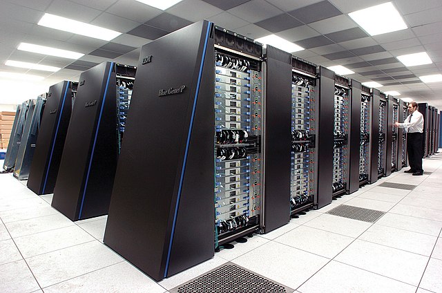 LucSpighel's tweet photo. En 2004, le #superordinateur d’#IBM #BlueGene/L était le plus puissant au monde : en 2025, une simple #RTX4090 le dépasse largement
#TransfoNum 
https://t.co/2YViSq6CHD https://t.co/1QLSXaLzHs