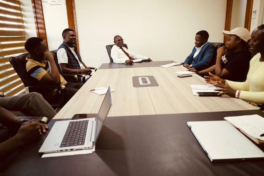 MDGcampusleague's tweet photo. We had an engaging introductory conversation of the year with our party leader @David_Ouma and the party youth league on some engagement programmes for the year that enhance our civic duty as youths. Stay tuned for an amazing year.
#mdg #mdgcampusleague #jointheconversstion https://t.co/eDiTfzRp9M