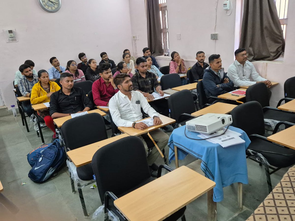 ✅CHO training was conducted under the National Program Health Care for Elderly.

✅ In this training important guidance was given by Resp. CDHO Sir.

#HealthForAll
#HealthcareForAll
#elderlycare
<a href="/MoHFW_INDIA/">Ministry of Health</a>
<a href="/MoHFW_GUJARAT/">Ministry of Health</a>
@GujHFWDept
<a href="/NHMGujarat/">NHM Gujarat</a>