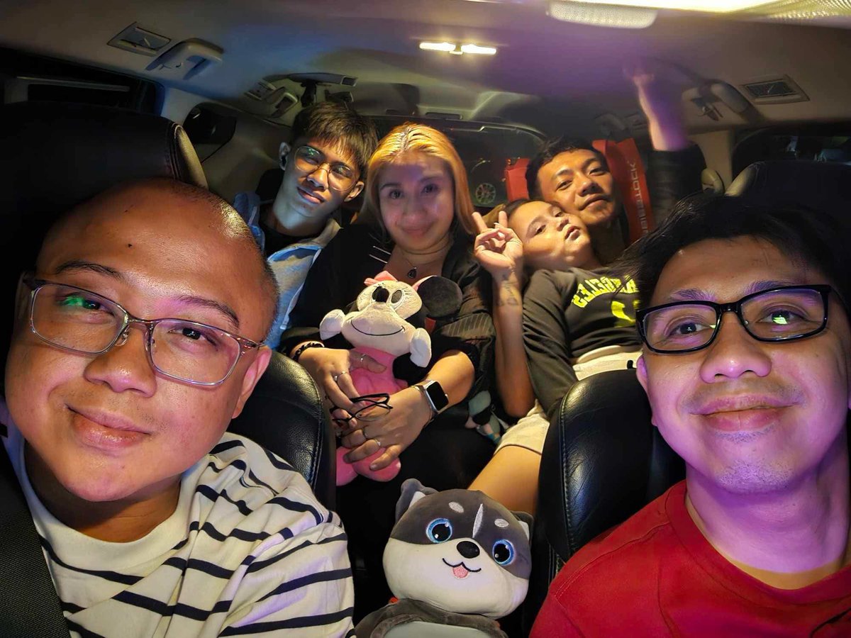 arguekog's tweet photo. Dumps from Cebu, Tagaytay and Baguio with my constants. 😊 https://t.co/D3BYUWxtks