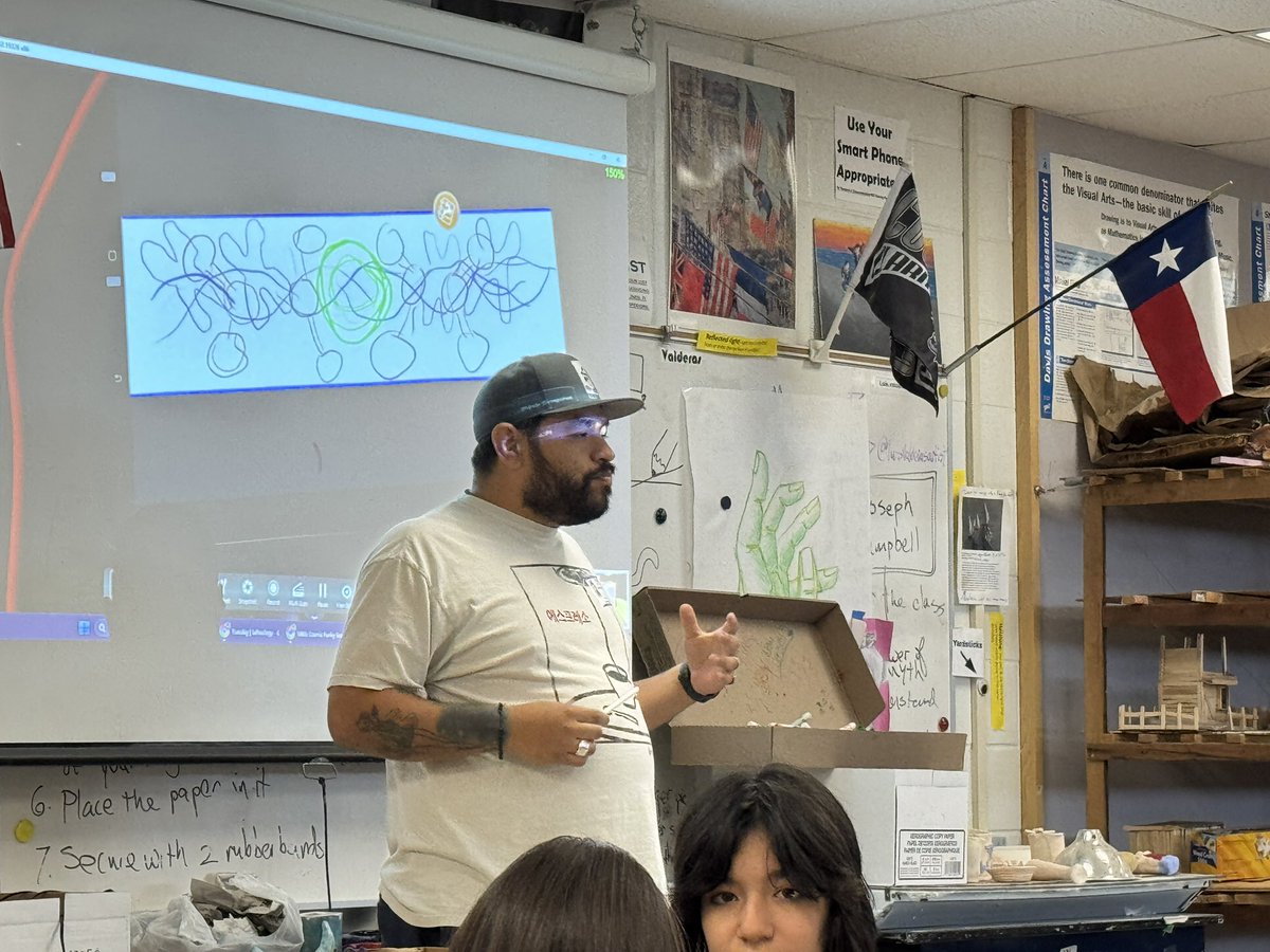 The Wabi Sabi man himself-Albert Gonzalez presenting to the class for the Legacy Project at Clark High School sponsored by the UTSA Artist In Residence program UTSA PaCE department #UTSAPaCE #nisdcreates #nisdfinearts