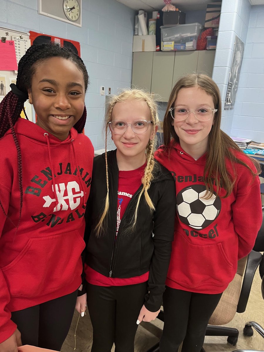Benjamin Middle is celebrating Character Spirit Week! Monday was day 1, where we celebrated our great school and students by wearing BMS gear or school colors. Show us your school pride in the comments! #bengalpride #bengalsroar #bendist25