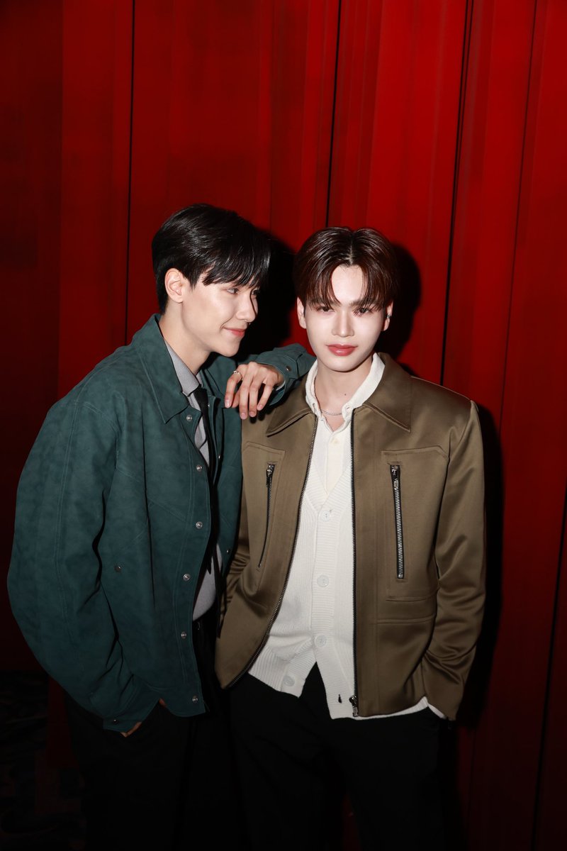 juuandme_'s tweet image. ปณชัย ㅡ จิรันธนิน
ศรีอาริยะรุ่งเรือง ㅡ ตรัยรัตนยนต์
จุฬา ㅡ ธรรมศาสตร์
นิเทศ ㅡ วิศวะ
1996 ㅡ 1997
181cm ㅡ 180cm
ตุลย์ ㅡ เมถุน

จูม้าคเว่อมากกกกก หล่อก็หล่อ โปรไฟล์ก็เริ่ด เจ้าชายของจมจจริงๆ พวกพี่หนีวังมาเดบิ้วใช่มั้ยคะ