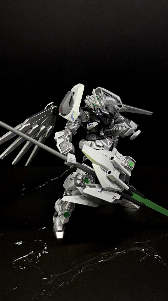 masamasa780's tweet photo. 『アストレイシルバーフレーム【シュヴァリエ】』

通称【シュヴァリエ】完成です✨️

自分だけの「アストレイ」を作り出すために製作しました！

是非見ていって貰えると喜びます😊

 #BBC
 #ガンプラ 

↓↓↓に追加写真📸 https://t.co/yiSTv9u3z5