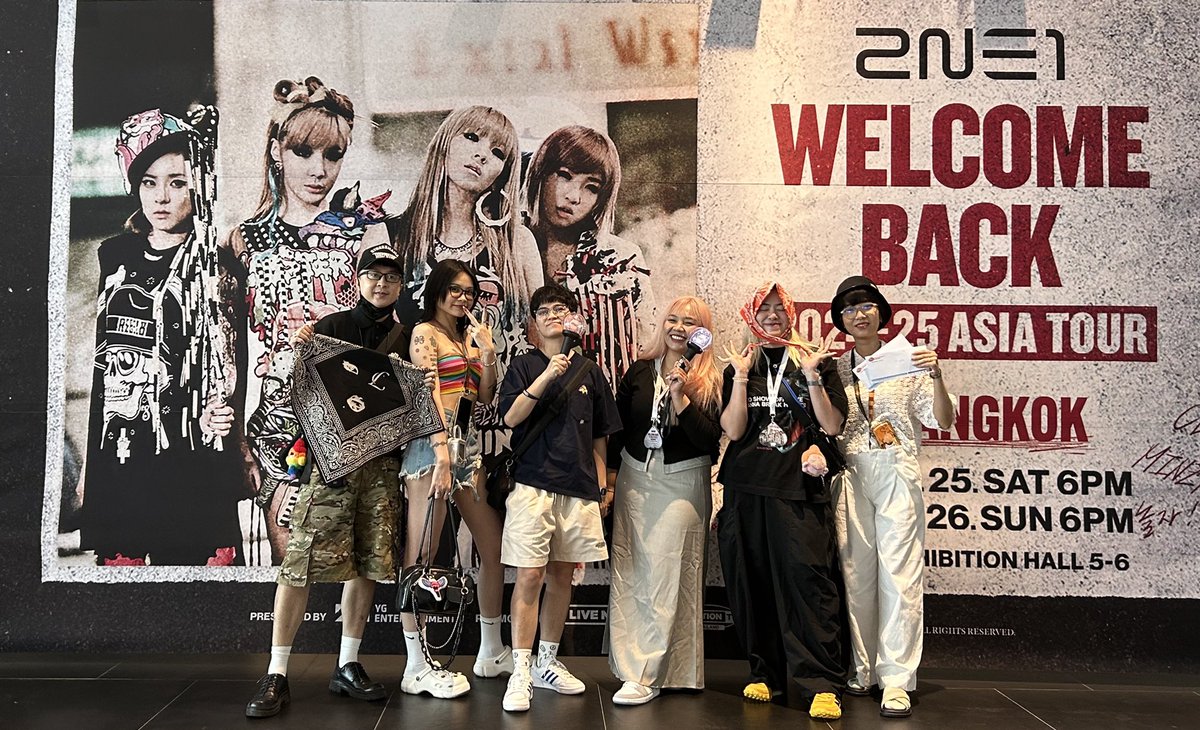 VietnamBJs's tweet photo. 베트남에서 또 놀자 🔥
#2NE1_WELCOMEBACKINBANGKOK https://t.co/PXIPH7WM2q