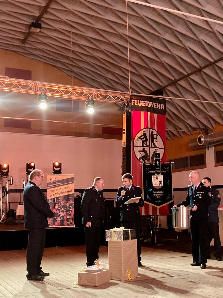 FF_Cossebaude's tweet photo. Am Wochenende waren wir beim Festakt „150 Jahre Freiwillige Feuerwehr Kötzschenbroda“ zu Gast und durften unsere Freunde von der anderen Elbseite gemeinsam mit der Feuerwehr Coswig bei der Druchführung unterstützen. https://t.co/XK6JWQHSLP