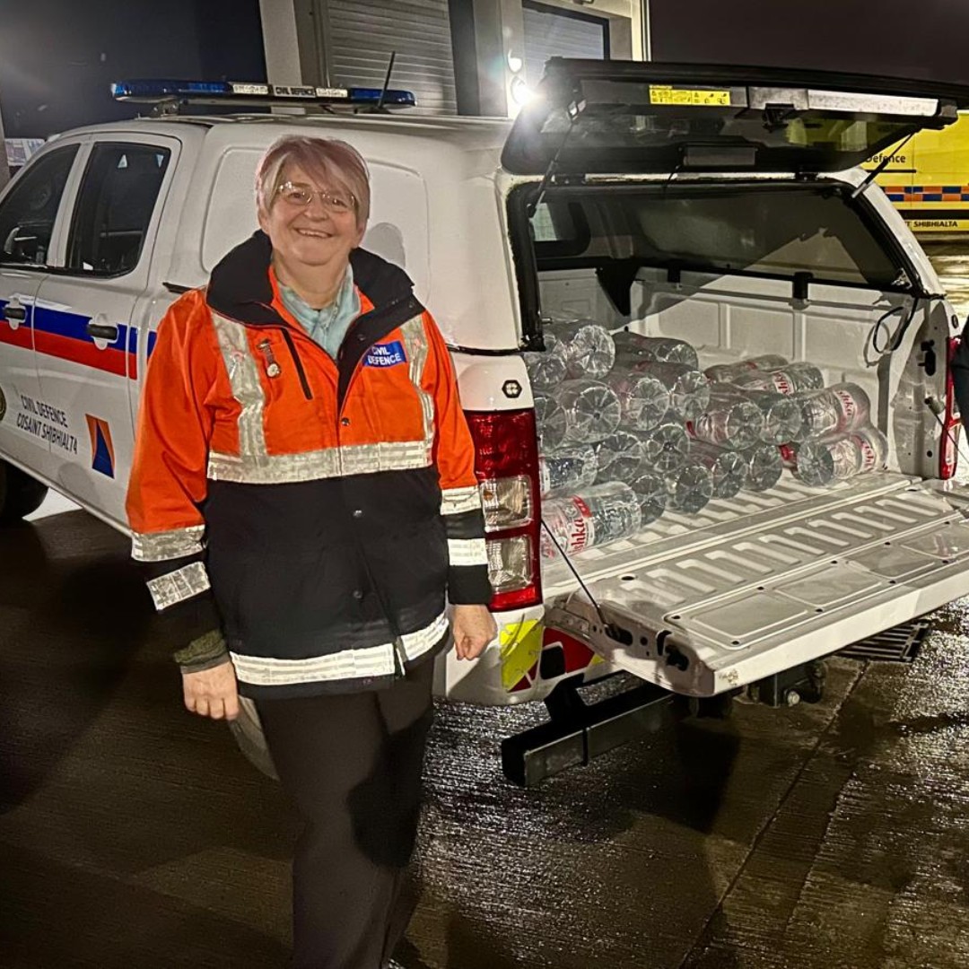 meathcoco's tweet photo. @meathcivil was out in force last night delivering much needed water supplies to homes affected in the aftermath of #StormÉowyn.

A massive thank you to all Civil Defence volunteers for their ongoing efforts in difficult conditions. https://t.co/K02LE8MGys