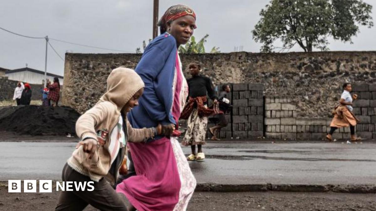 UN aid agencies have warned of a major humanitarian crisis in the Congolese city of Goma, with hospitals overwhelmed by casualties and bodies lying on the streets. bbc.in/40QByXw