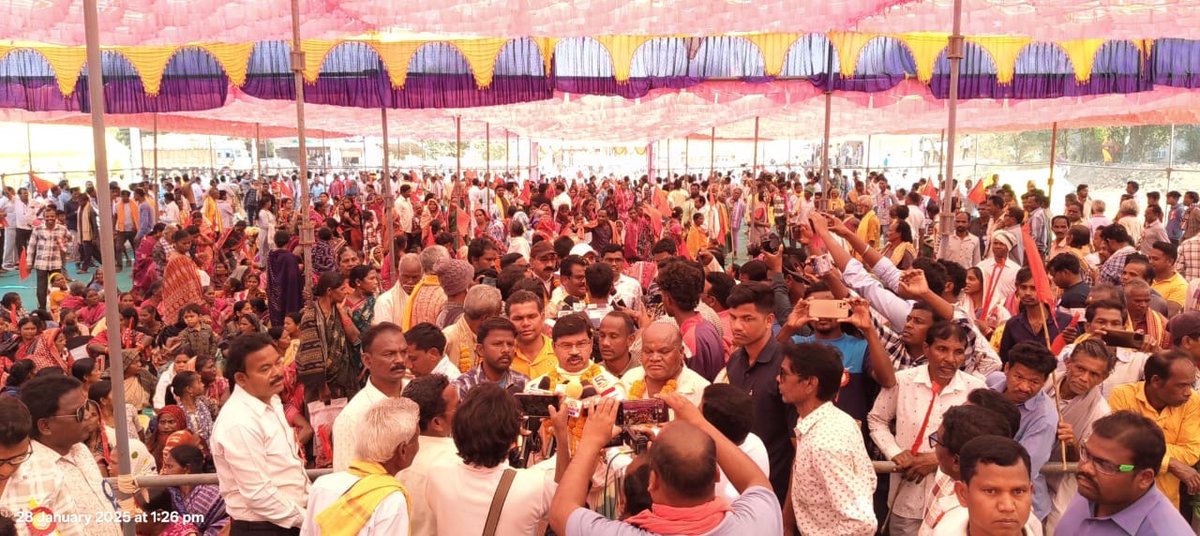 niranjanbishimp's tweet image. Moments from the Grand Tribal Procession and Conference at Patnagarh, Odisha. #tribal #Patnagath #grandprogram #Bishi #NiranjanBishi #MemberOfParliament #RajyaSabha #Government