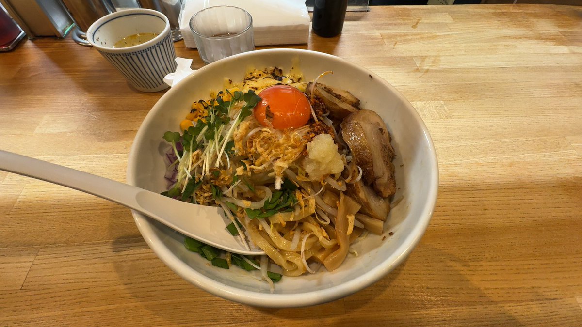 highendneet's tweet photo. 出張で福島来た
本店って書いてあるまぜそばの店入ったら美味かった
飯の写真撮る習慣が無いせいで1口食っちゃったよ https://t.co/iz5HbPUX58