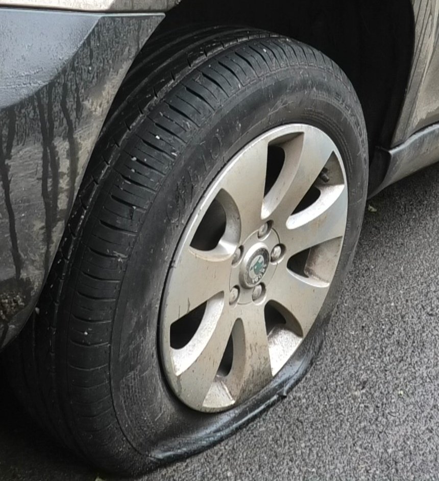 NDHuntSabs's tweet image. Yesterday we had 2 tyres slashed by the Quantock Staghounds. If anyone can donate to replace them it would be much appreciated thank you
paypal.com/paypalme/North…