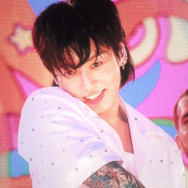 dailyjkpraise's tweet photo. “YOU'RE MY SHAYLA” Jungkook version — A thread https://t.co/VFWTi8oj1z