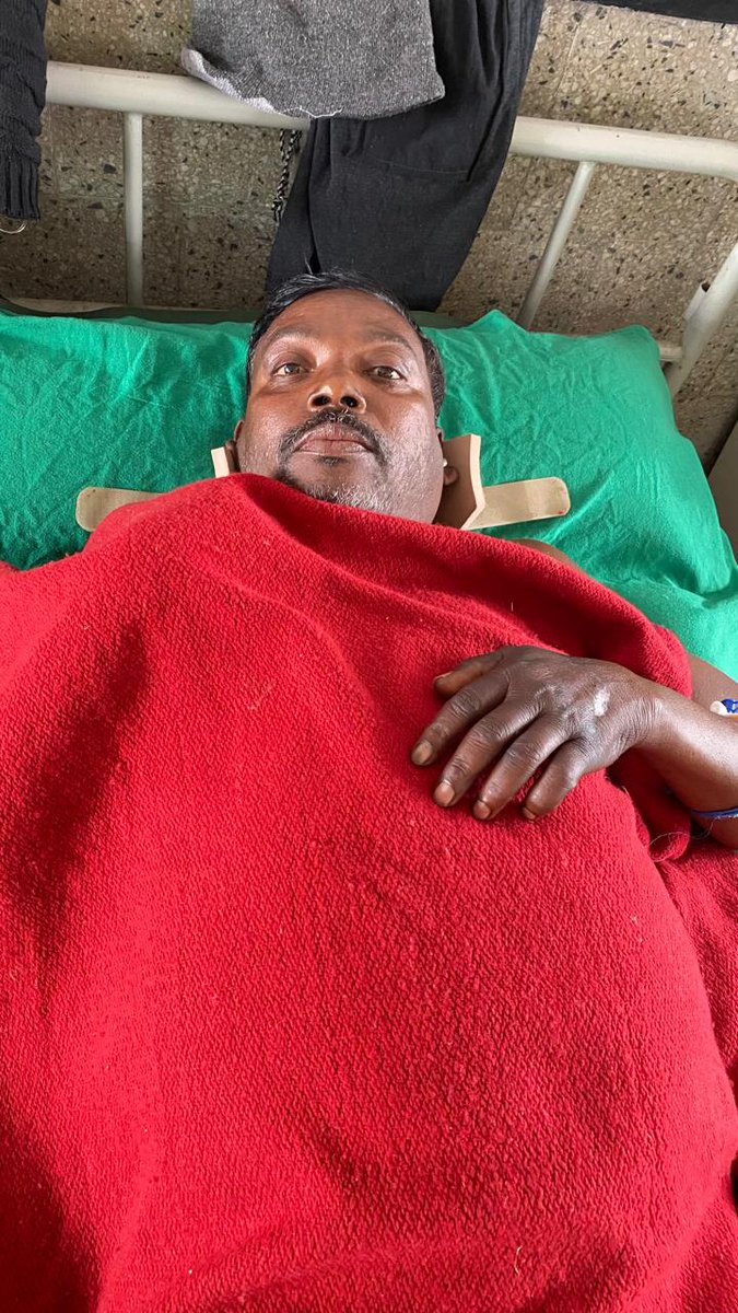 मेरे गांव के नागेश्वर सिंह Rims में पिछले 20 दिनों से भर्ती हे कृपा इनकी मदद सर।
M.No-6206855536
Third floor 
Eye ward D2
Bed no. 3008
<a href="/dranuj_k/">Dr Anuj Kumar</a>
 @drvikas1111  दवाओं से ज्यादा आपकी जरूरत है सर।