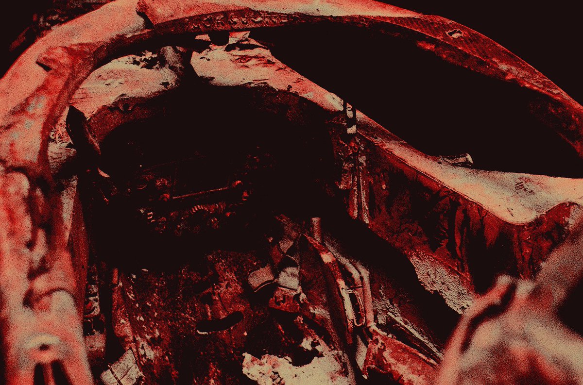 DASLET2TE's tweet photo. ⠀⠀⠀
 ⠀⠀⠀welcome  to  your  life
      there  is  no  turning  back

 ⠀⠀⠀             a  solo.

tw:  car crash,  implied  amputation,  the  wish  to  have  died,  loneliness,  isolation. https://t.co/fykxQyFBzp