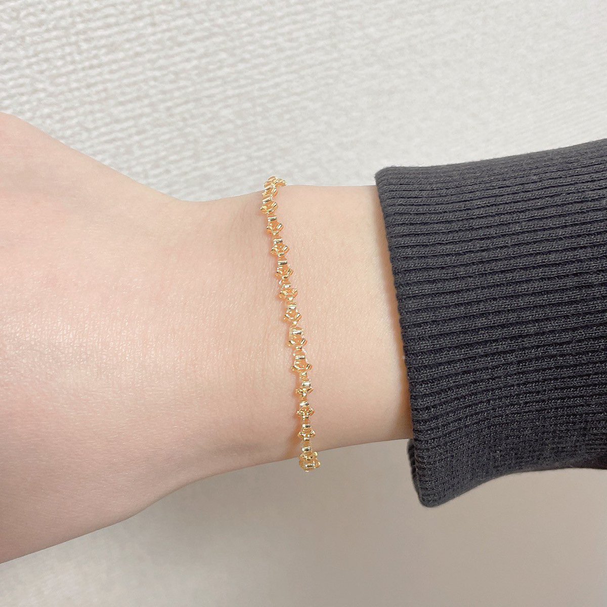 handmade_relia's tweet photo. ブレスレット【桜】
ピンクゴールドの小さなビーズで編んだお花のブレスレットです!
肌に馴染む色で、さりげなくキラキラ輝くデザインになっています✨
色違いやサイズ違いの注文はDMへ🙇♀️
詳細はインスタ又はcreemaへ🙆♀️
#Relia #ハンドメイド #ビーズアクセサリー #ガラスビーズ #ブレスレット https://t.co/hXOLNCOeru