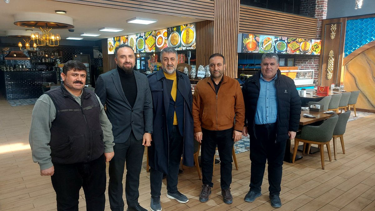 MUSIADVan's tweet photo. Yeni üye faaliyetleri kapsamında; Başkanımız @ErtugrulBalibay  Yönetim kuruluyla birlikte ANTEPHAN KÜNEFE sahibi Caner Apaydın beyi ziyarette bulundular. Ticarete katma değer sağlayan işletmemizin çalışmalarını dinledik. Misafirperverliğinden dolayı teşekkür ederiz @Capaydin34 https://t.co/VDFPUNt9HP