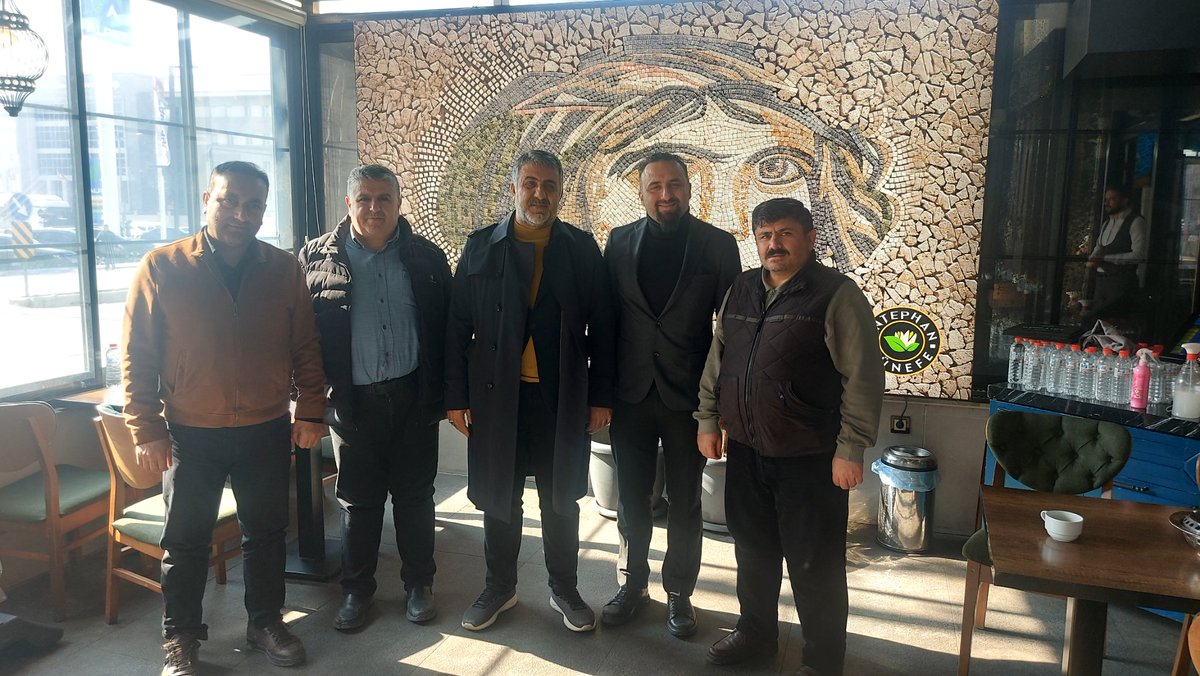 MUSIADVan's tweet photo. Yeni üye faaliyetleri kapsamında; Başkanımız @ErtugrulBalibay  Yönetim kuruluyla birlikte ANTEPHAN KÜNEFE sahibi Caner Apaydın beyi ziyarette bulundular. Ticarete katma değer sağlayan işletmemizin çalışmalarını dinledik. Misafirperverliğinden dolayı teşekkür ederiz @Capaydin34 https://t.co/VDFPUNt9HP