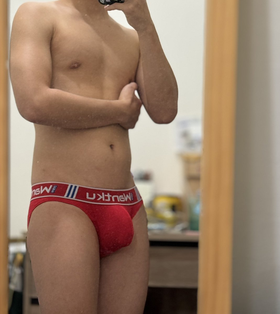 祝大家新年快樂
送你們大紅包🧧
整年蛇不停💦