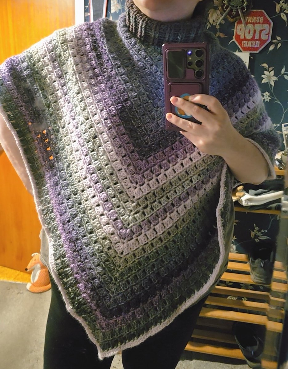 AriBunBun's tweet photo. I made a wearable blanket recently.

#crochet #yarncraft #crochetponcho https://t.co/taaBN97w4C
