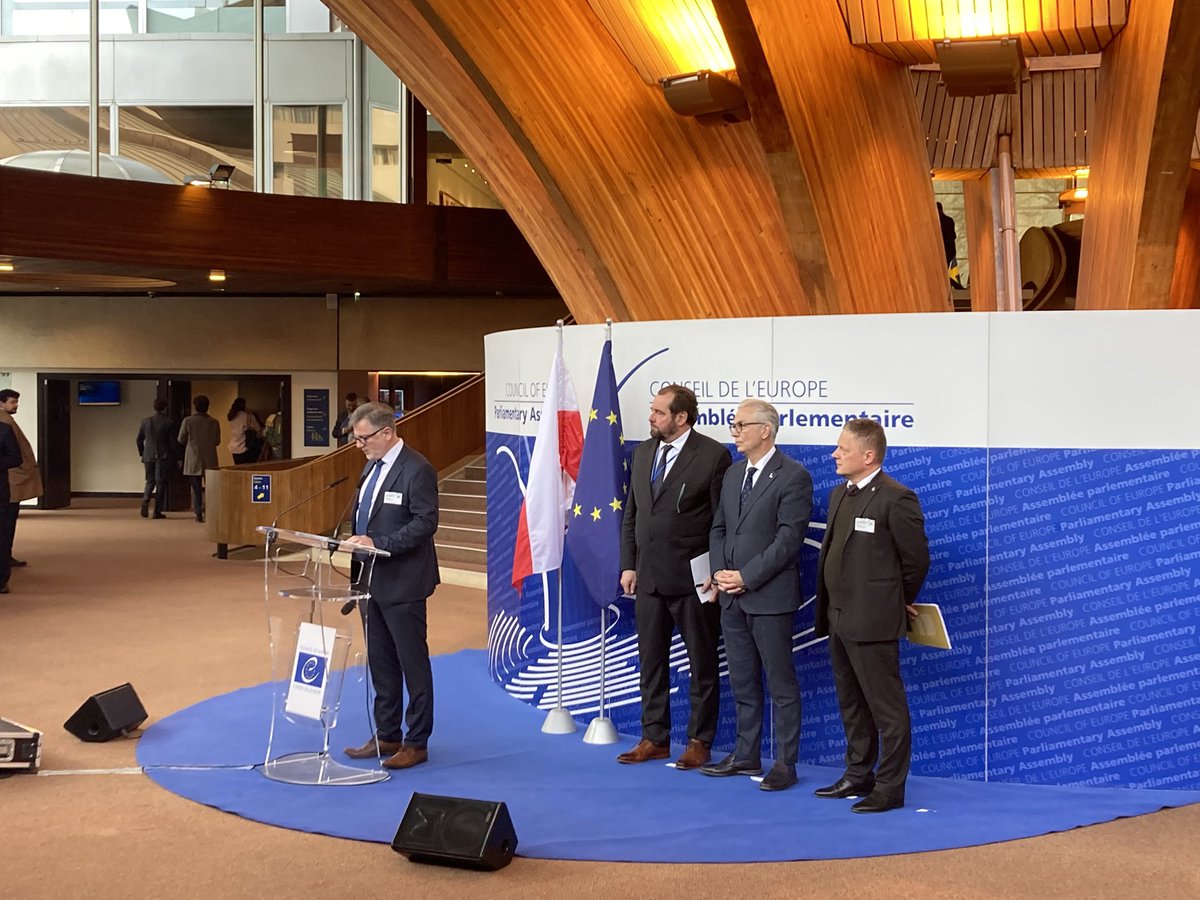 Vernissage de l'exposition « Entre la vie et la mort. Histoires de sauvetage pendant la Shoah » au Palais de l'Europe.

La Shoah est une leçon importante pour les générations futures.