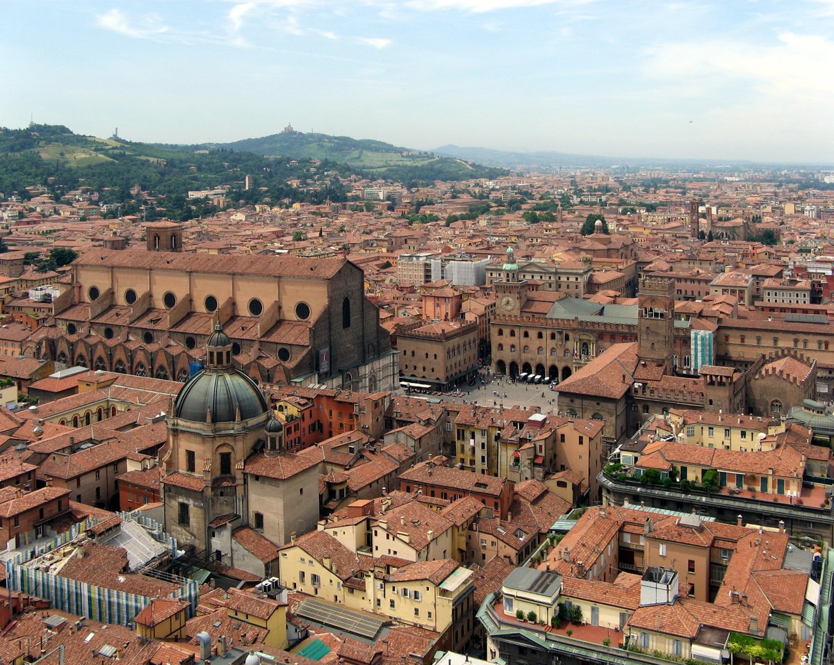 Ninawth's tweet image. Delighted to announce that I have tenure at Johns Hopkins University, School of Advanced International Studies (SAIS).
Thanks to many for the support along the way. Looking forward to 2025 and the many collaborations ahead!
Come visit us @SAISHopkins in Bologna!