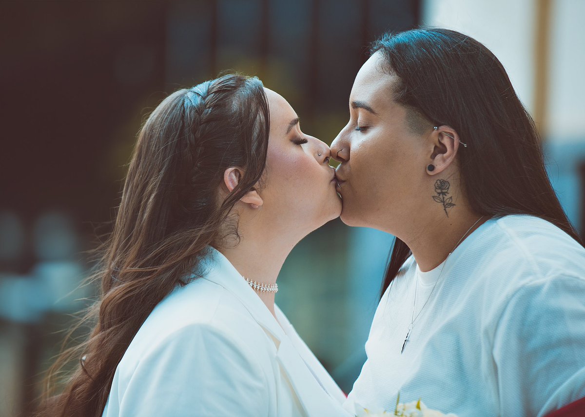 ThallyssaGama6's tweet photo. Sim eu casei com a mulher da minha vida 🤍🏳️‍🌈
25.01.2025 https://t.co/3Q6GWs4gXD