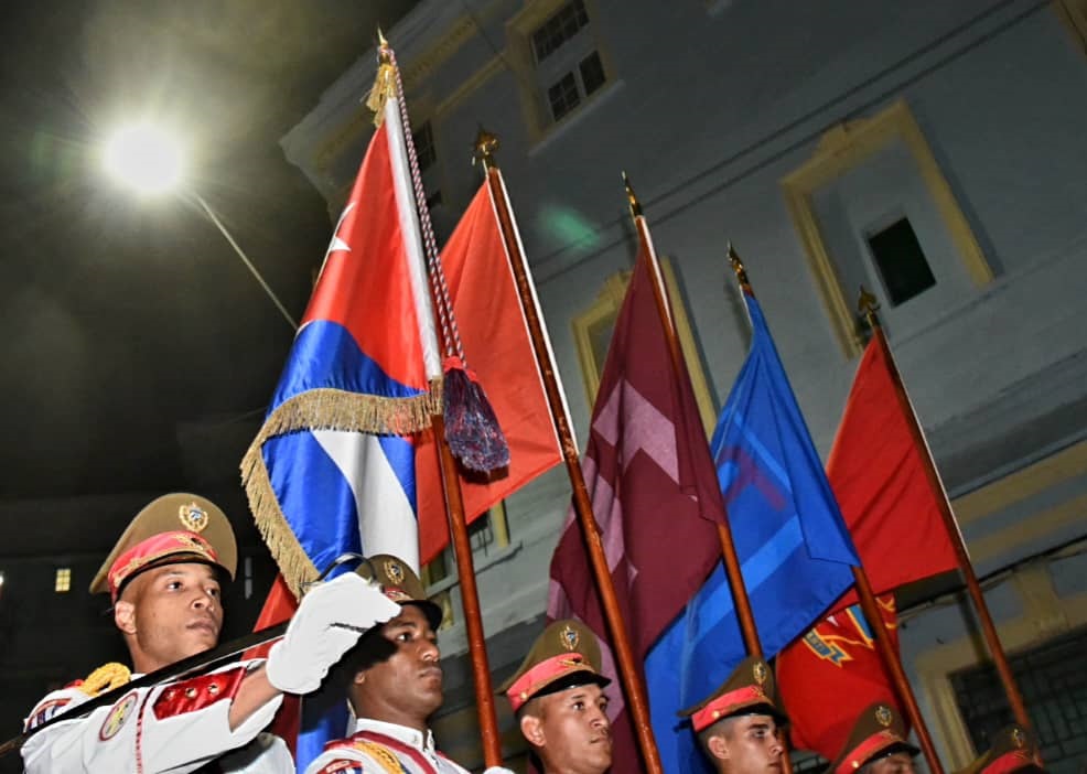 PartidoPCC's tweet photo. La juventud cubana asume al Martí de la Generación del Centenario para continuar firme,  con el pie en el estribo.

Ver más:

https://t.co/C6seYQxQx4 https://t.co/1J7MTb6mUV