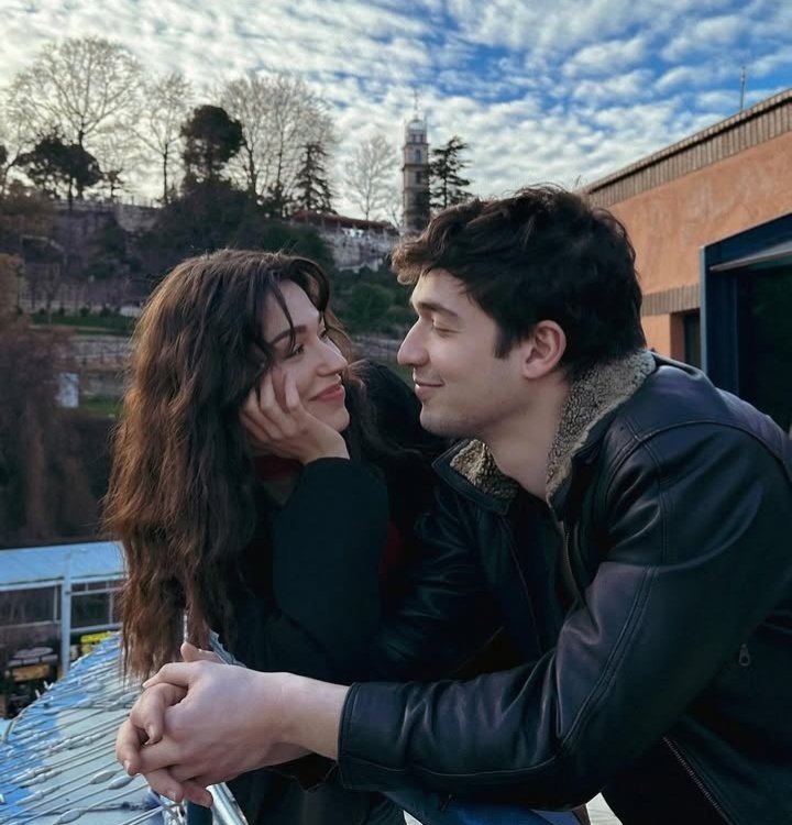 "Ben onunla gideceğim yolun uçuruma çıkmasına da razıyım. Uçurumlar da denize bakıyor sonuçta..."