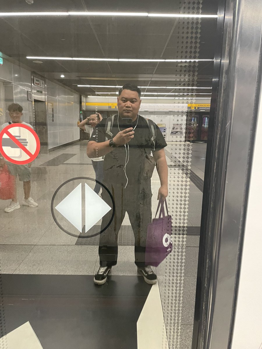 _easypeassy's tweet photo. Jom balik kampung https://t.co/gNgc7ooOdr